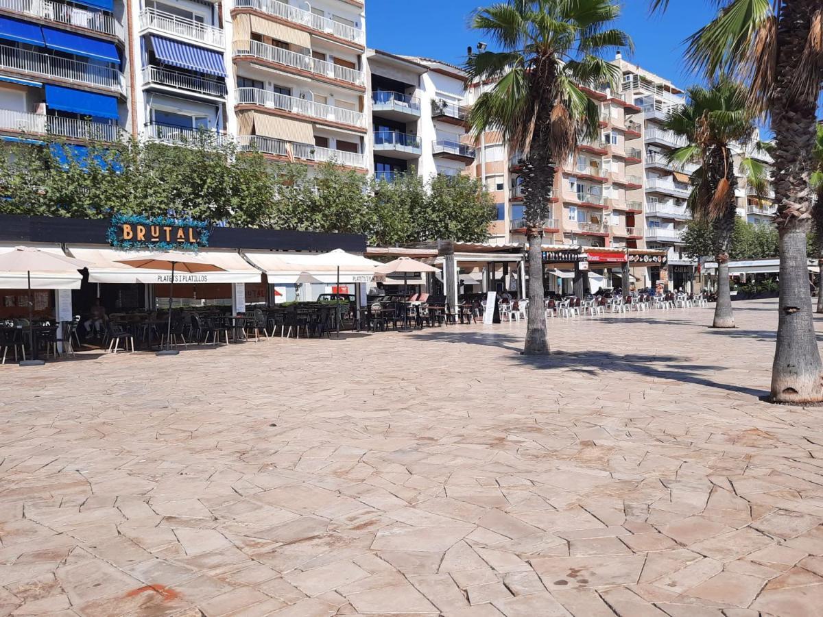 Habitacion Delante De La Playa Blanes Esterno foto